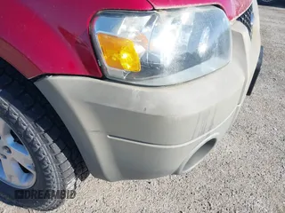 2005 Ford Escape XLT с VIN 1FMCU93155KA28328, выставлен на аукционе IAAI как лот 42293762 с пробегом 136 907 миль миль и . История ставок и продаж доступна на DreamBid. Изображение 6.