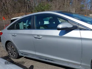 2015 Hyundai Sonata Limited with VIN 5NPE34AF2FH035464, listed as a IAAI auction lot 41824698 with 130,801 mi miles and . Bid and sale history available at carsss.com. Image 13.