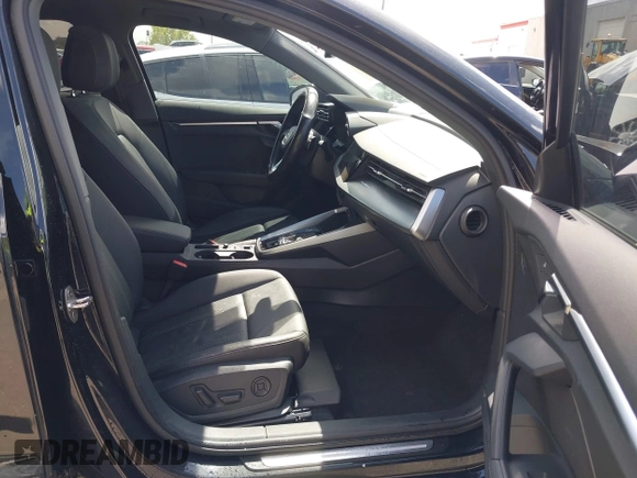 2022 Audi A3 Premium Plus z VIN WAUHUDGY7NA035370, wystawiony jako IAAI lot #42057595 z przebiegiem 47 227 mil mil oraz . Historia ofert i sprzedaży dostępna na DreamBid. Obrazek 5.