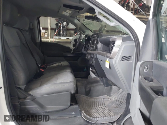 2022 Ford F-150 XL z VIN 1FTEW1EB9NKD69780, wystawiony jako IAAI lot #42572005 z przebiegiem Nie podano mil oraz . Historia ofert i sprzedaży dostępna na DreamBid. Obrazek 5.