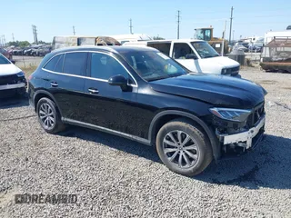 2024 Mercedes-Benz GLC 300 z VIN W1NKM4HB6RF181375, wystawiony jako IAAI lot #42832221 z przebiegiem 25 894 mil mil oraz . Historia ofert i sprzedaży dostępna na DreamBid. Obrazek 1.