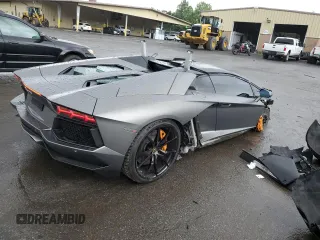 2014 Lamborghini Aventador z VIN ZHWUR1ZD6ELA03035, wystawiony jako Copart lot #66784084 z przebiegiem 23 771 mil mil oraz Szkody całkowita. Historia ofert i sprzedaży dostępna na DreamBid. Obrazek 3.