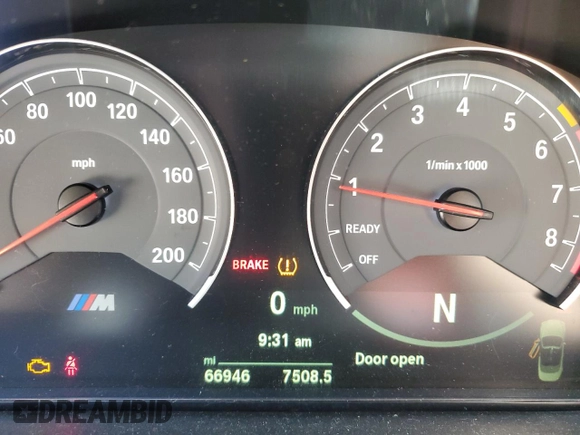2015 BMW M4 z VIN WBS3U9C53FJ968070, wystawiony jako Copart lot #81830424 z przebiegiem 66 946 mil mil oraz Szkoda całkowita • Salvage title. Historia ofert i sprzedaży dostępna na DreamBid. Obrazek 9.