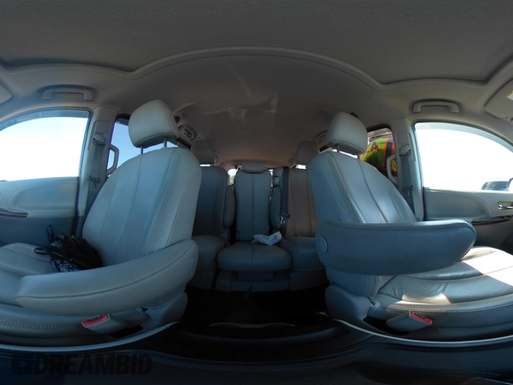 2014 Toyota Sienna XLE with VIN 5TDYK3DC2ES418860, listed as a IAAI auction lot 40139260 with 67,599 mi miles and . Bid and sale history available at DreamBid. Image 22.