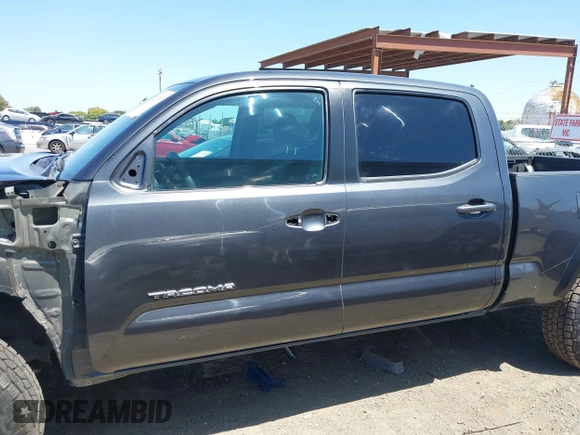 2023 Toyota Tacoma SR5 z VIN 3TMDZ5BN6PM153633, wystawiony jako IAAI lot #42353187 z przebiegiem 50 020 mil mil oraz . Historia ofert i sprzedaży dostępna na DreamBid. Obrazek 15.