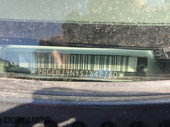 2006 Chevrolet Silverado SS z VIN 2GCEC19N561178209, wystawiony jako Copart lot #44487665 z przebiegiem 155 319 mil mil oraz Szkody całkowita. Historia ofert i sprzedaży dostępna na DreamBid. Obrazek 13.