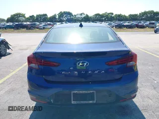 2020 Hyundai Elantra SEL z VIN 5NPD84LF1LH570792, wystawiony jako IAAI lot #42138863 z przebiegiem 27 768 mil mil oraz . Historia ofert i sprzedaży dostępna na DreamBid. Obrazek 16.