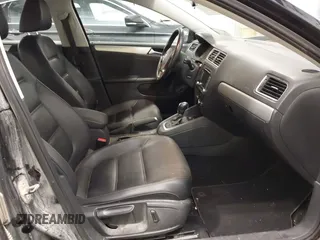 2014 Volkswagen Jetta SE with VIN 3VWD07AJ3EM437025, listed as a IAAI auction lot 42189870 with 96,530 mi miles and . Bid and sale history available at DreamBid. Image 5.