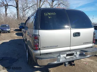 2000 Chevrolet Suburban LT with VIN 3GNFK16T7YG129363, listed as a IAAI auction lot 41586348 with 150,111 mi miles. Bid and sale history available at carsss.com. Image 3.