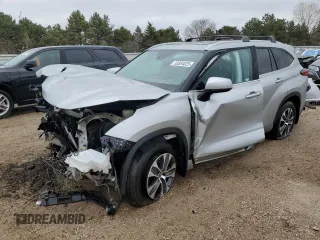 2022 Toyota Highlander XLE z VIN 5TDGZRBH7NS200180, wystawiony jako Copart lot #53504025 z przebiegiem 34 054 mil mil oraz Szkoda całkowita • Salvage title. Historia ofert i sprzedaży dostępna na DreamBid. Obrazek 1.