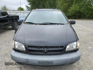 1998 Toyota Sienna LE with VIN 4T3ZF13C4WU016157, listed as a Copart auction lot 58354384 with 271,266 mi miles and Clean Title. Bid and sale history available at carsss.com. Image 5.