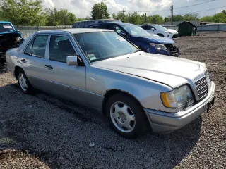1995 Mercedes-Benz E 320 with VIN WDBEA32E1SC228604, listed as a Copart auction lot 55938105 with 181,204 mi miles and Clean Title. Bid and sale history available at DreamBid. Image 4.