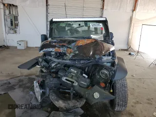 2007 Jeep Wrangler X z VIN 1J4FA24127L193177, wystawiony jako Copart lot #58383395 z przebiegiem Nie podano mil oraz Szkoda całkowita • Salvage title. Historia ofert i sprzedaży dostępna na DreamBid. Obrazek 5.