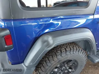 2020 Jeep Wrangler Unlimited Sport Altitude with VIN 1C4HJXDG9LW325327, listed as a IAAI auction lot 41865827 with 39,174 mi miles. Bid and sale history available at carsss.com. Image 6.