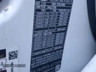 2020 Land Rover Range Rover Velar R-Dynamic S z VIN SALYK2FV3LA272299, wystawiony jako Copart lot #46223925 z przebiegiem 49 587 mil mil oraz Szkoda całkowita • Salvage title. Historia ofert i sprzedaży dostępna na DreamBid. Obrazek 13.