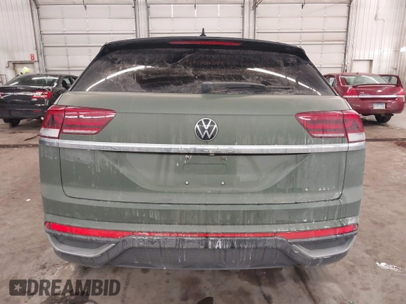 2022 Volkswagen Atlas SE with VIN 1V2KC2CA3NC207745, listed as a IAAI auction lot 41588761 with 99,206 mi miles and . Bid and sale history available at DreamBid. Image 17.