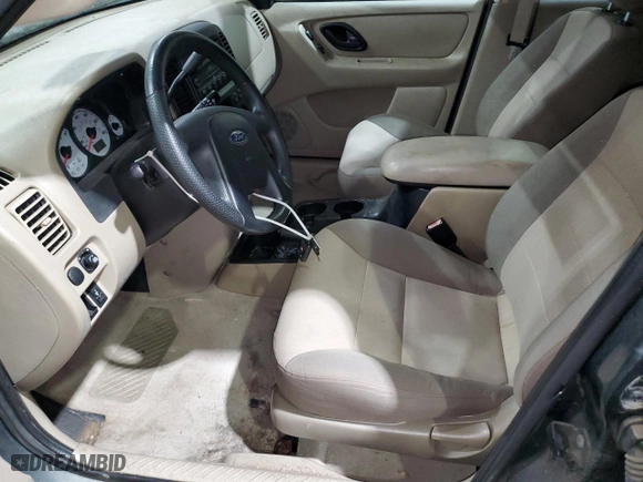 2003 Ford Escape XLS Popular with VIN 1FMYU92153KC42188, listed as a Copart auction lot 81916134 with 27,143 mi miles and Clean Title. Bid and sale history available at carsss.com. Image 7.