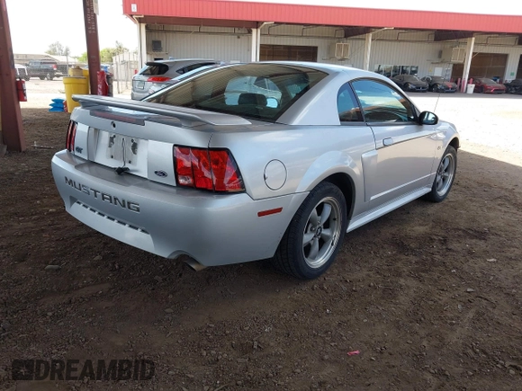 2001 Ford Mustang GT Deluxe z VIN 1FAFP42X11F210649, wystawiony jako IAAI lot #42052467 z przebiegiem 140 675 mil mil oraz . Historia ofert i sprzedaży dostępna na DreamBid. Obrazek 4.