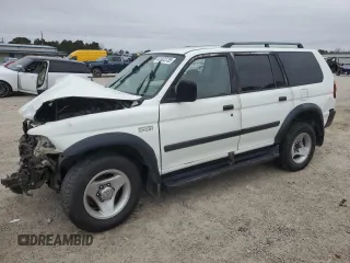 2001 Mitsubishi Montero Sport ES with VIN JA4LS21H61P045731, listed as a Copart auction lot 41823735 with 0 mi miles and Salvage Title. Bid and sale history available at carsss.com. Image 1.