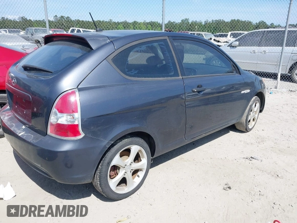 2007 Hyundai Accent SE z VIN KMHCN36C27U050012, wystawiony jako IAAI lot #42112316 z przebiegiem 172 070 mil mil oraz . Historia ofert i sprzedaży dostępna na DreamBid. Obrazek 4.