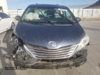 2017 Toyota Sienna XLE with VIN 5TDDZ3DC9HS184439, listed as a Copart auction lot 78056444 with Not provided miles and Salvage title. Bid and sale history available at DreamBid. Image 5.