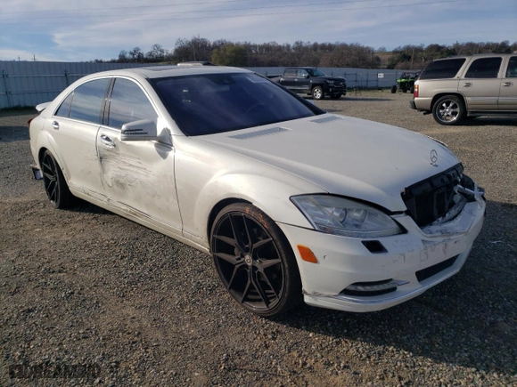 2011 Mercedes-Benz S-Class S 550 with VIN WDDNG7BB6BA413410, listed as a Copart auction lot 88323865 with 221,648 mi miles and Salvage Title. Bid and sale history available at carsss.com. Image 4.