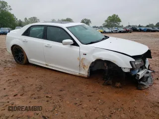 2020 Chrysler 300 S z VIN 2C3CCABT6LH249960, wystawiony jako Copart lot #49432224 z przebiegiem 65 453 mil mil oraz Szkody całkowita. Historia ofert i sprzedaży dostępna na DreamBid. Obrazek 4.