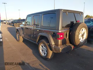 2021 Jeep Wrangler Unlimited Sport S z VIN 1C4HJXDG7MW583315, wystawiony jako IAAI lot #41827899 z przebiegiem 25 264 mil mil oraz . Historia ofert i sprzedaży dostępna na DreamBid. Obrazek 3.