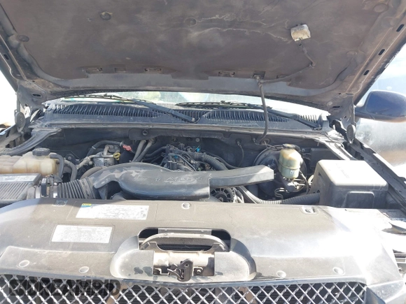 2002 Chevrolet Avalanche z VIN 3GNEC13T22G300623, wystawiony jako IAAI lot #42394549 z przebiegiem 272 961 mil mil oraz . Historia ofert i sprzedaży dostępna na DreamBid. Obrazek 10.