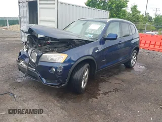 2011 BMW X3 28i z VIN 5UXWX5C5XBL707181, wystawiony jako IAAI lot #42250497 z przebiegiem 62 431 mil mil oraz . Historia ofert i sprzedaży dostępna na DreamBid. Obrazek 2.