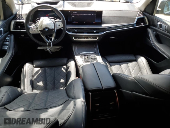 2023 BMW X7 xDrive40i z VIN 5UX23EM08P9N44631, wystawiony jako Copart lot #52541955 z przebiegiem 43 987 mil mil oraz Szkoda całkowita • Salvage title. Historia ofert i sprzedaży dostępna na DreamBid. Obrazek 8.