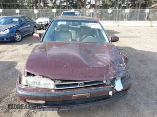 1990 Honda Accord EX with VIN JHMCB7561LC077247, listed as a IAAI auction lot 40819375 with 329,769 mi miles. Bid and sale history available at carsss.com. Image 12.