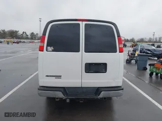 2012 Chevrolet Express Passenger 1LT with VIN 1GAZG1FG2C1158103, listed as a IAAI auction lot 40811071 with 264,063 mi miles. Bid and sale history available at carsss.com. Image 17.