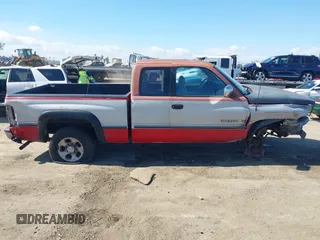 1996 Dodge Ram 2500 with VIN 3B7KC23Z5TM194094, listed as a IAAI auction lot 41540149 with 58,744 mi miles. Bid and sale history available at carsss.com. Image 14.