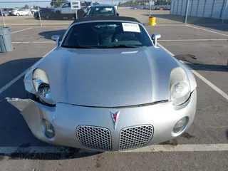 2007 Pontiac Solstice z VIN 1G2MB35B07Y122333, wystawiony jako IAAI lot #42173214 z przebiegiem 201 764 mil mil oraz . Historia ofert i sprzedaży dostępna na DreamBid. Obrazek 12.