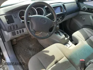 2008 Toyota Tacoma z VIN 5TENX22N88Z531805, wystawiony jako Copart lot #54577175 z przebiegiem 131 841 mil mil oraz Szkoda całkowita • Salvage title. Historia ofert i sprzedaży dostępna na DreamBid. Obrazek 8.