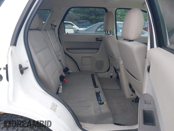 2011 Ford Escape Hybrid с VIN 1FMCU5K39BKC06037, выставлен на аукционе IAAI как лот 42610310 с пробегом 198 549 миль миль и . История ставок и продаж доступна на DreamBid. Изображение 8.