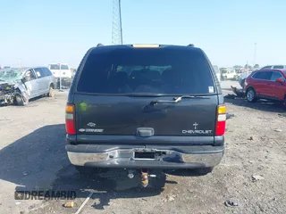 2004 Chevrolet Tahoe LS with VIN 1GNEC13V04R178784, listed as a IAAI auction lot 42013755 with 126,162 mi miles. Bid and sale history available at carsss.com. Image 16.