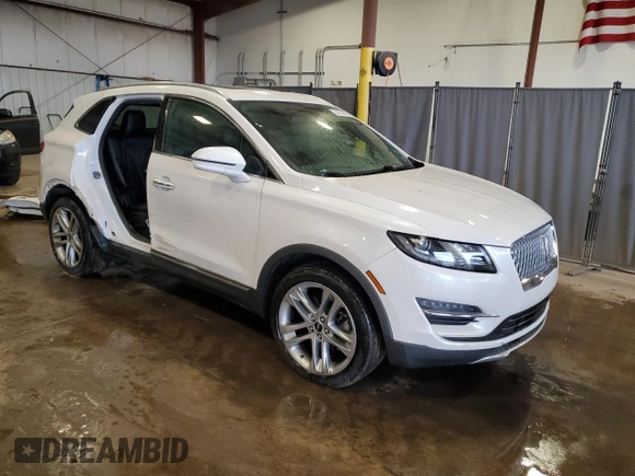 2019 Lincoln MKC Reserve с VIN 5LMCJ3D95KUL52225, выставлен на аукционе Copart как лот 54024095 с пробегом 52 231 миль миль и Списание • Salvage title. История ставок и продаж доступна на DreamBid. Изображение 4.