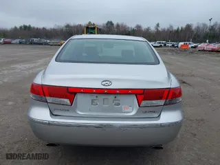 2006 Hyundai Azera SE with VIN KMHFC46F46A077702, listed as a IAAI auction lot 42088782 with 103,033 mi miles. Bid and sale history available at carsss.com. Image 16.