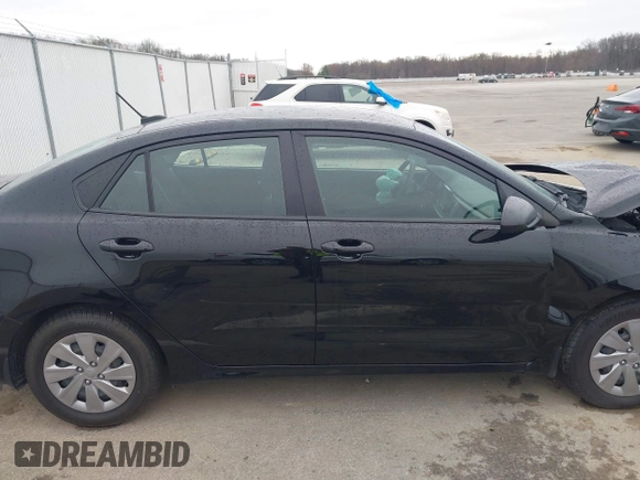 2019 Kia Rio S with VIN 3KPA24AB0KE180046, listed as a IAAI auction lot 41918142 with 98,055 mi miles. Bid and sale history available at carsss.com. Image 13.