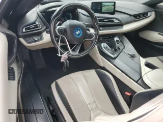 2019 BMW i8 z VIN WBY2Z6C51KVB82985, wystawiony jako Copart lot #47491815 z przebiegiem 74 489 mil mil oraz Szkoda całkowita • Salvage title. Historia ofert i sprzedaży dostępna na DreamBid. Obrazek 8.