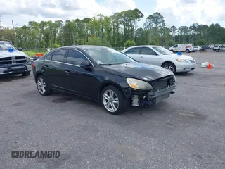 2013 Volvo S60 T5 Premier с VIN YV1612FS6D2200235, выставлен на аукционе IAAI как лот 42556359 с пробегом Не указан миль и . История ставок и продаж доступна на DreamBid. Изображение 1.