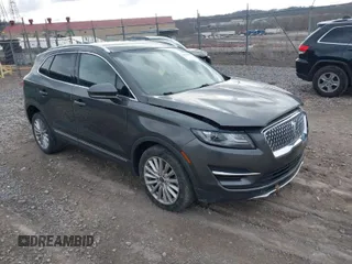 2019 Lincoln MKC Standard with VIN 5LMCJ1D92KUL08901, listed as a IAAI auction lot 41875156 with 77,880 mi miles. Bid and sale history available at carsss.com. Image 1.