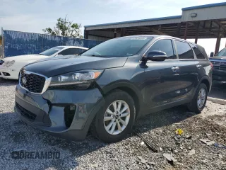 2020 Kia Sorento LX z VIN 5XYPG4A38LG682151, wystawiony jako Copart lot #55939095 z przebiegiem 125 921 mil mil oraz Nie do naprawy • Non repairable. Historia ofert i sprzedaży dostępna na DreamBid. Obrazek 1.