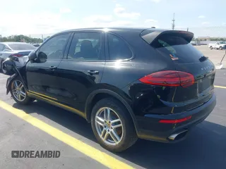 2016 Porsche Cayenne z VIN WP1AA2A25GLA09331, wystawiony jako IAAI lot #42232191 z przebiegiem 109 890 mil mil oraz . Historia ofert i sprzedaży dostępna na DreamBid. Obrazek 3.