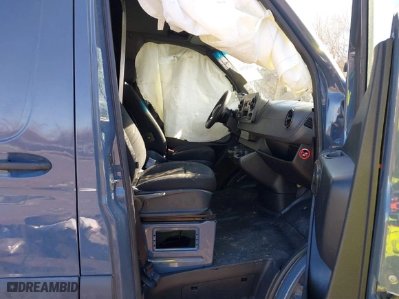 2019 Mercedes-Benz Sprinter Cargo Van with VIN WD4PF1CD1KT012635, listed as a IAAI auction lot 41342333 with 55,357 mi miles. Bid and sale history available at carsss.com. Image 5.