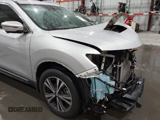 2017 Nissan Rogue SL z VIN 5N1AT2MT8HC784235, wystawiony jako IAAI lot #41549854 z przebiegiem 49 000 mil mil oraz . Historia ofert i sprzedaży dostępna na DreamBid. Obrazek 18.