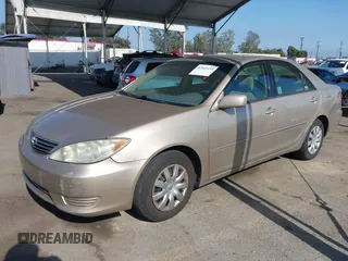 2006 Toyota Camry STD z VIN 4T1BE32K56U114339, wystawiony jako IAAI lot #42441135 z przebiegiem 217 153 mil mil oraz . Historia ofert i sprzedaży dostępna na DreamBid. Obrazek 2.