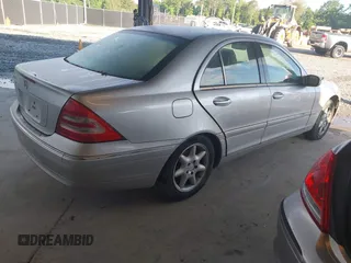 2003 Mercedes-Benz C 240 с VIN WDBRF61J53F422376, выставлен на аукционе IAAI как лот 42262562 с пробегом 167 003 миль миль и . История ставок и продаж доступна на DreamBid. Изображение 4.